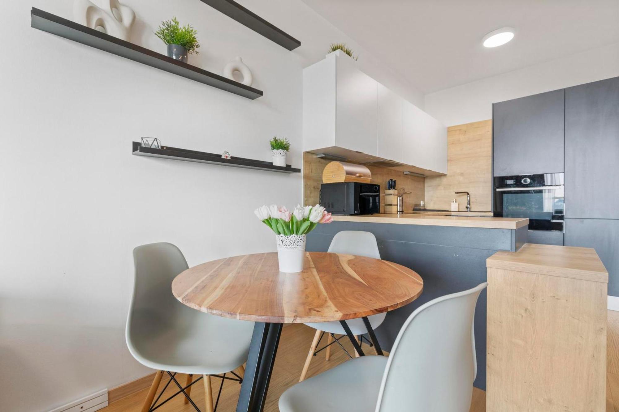 Panorama City Apartment In Downtown Area With Free Parking And Castle View Pozsony Kültér fotó
